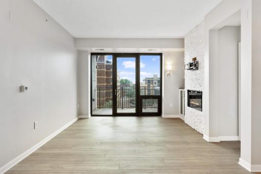 Minneapolis, MN 55404