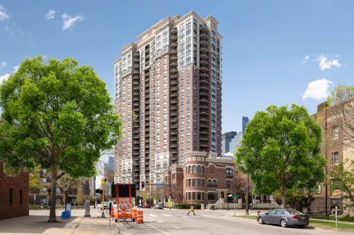 Minneapolis, MN 55404