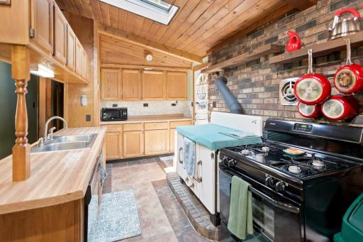 8998 N River Road, Danbury, WI 54830