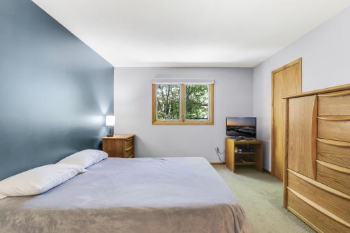 Large bedroom #1