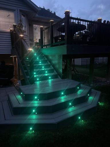 Change the color of the LED stairs lights by remote!