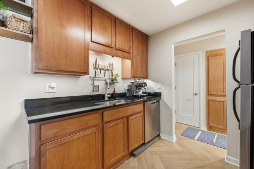 2700 W 44th Street, 114, Minneapolis, MN 55410