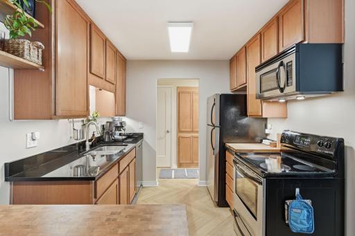 2700 W 44th Street, 114, Minneapolis, MN 55410
