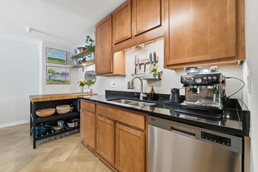 2700 W 44th Street, 114, Minneapolis, MN 55410
