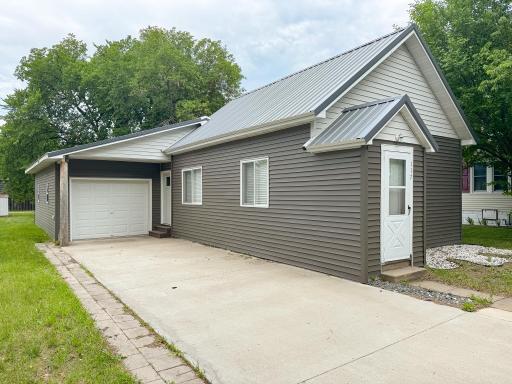 117 3rd Street NE, Barnesville, MN 56514