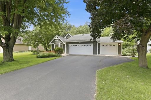 4067 Stockdale Drive, Vadnais Heights, MN 55127