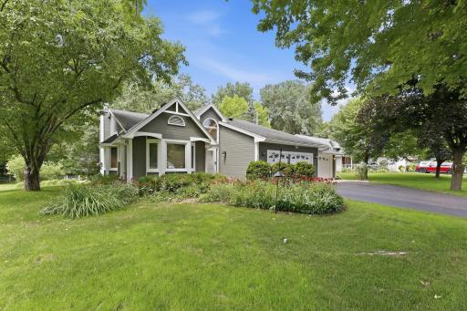 4067 Stockdale Drive, Vadnais Heights, MN 55127