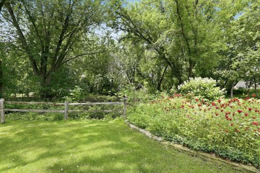 4067 Stockdale Drive, Vadnais Heights, MN 55127