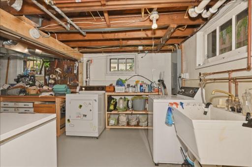 3909 W 5th Street, Duluth, MN 55807
