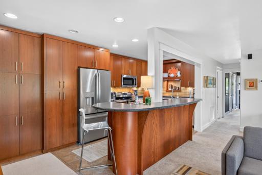 6421 Colony Way, 2D, Edina, MN 55435