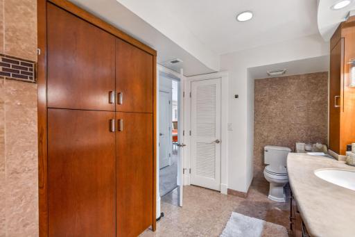 6421 Colony Way, 2D, Edina, MN 55435