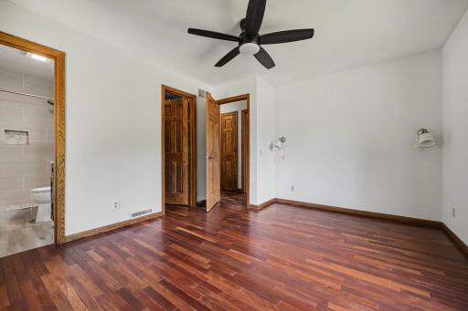 1950 Timber Wolf Trail N, Eagan, MN 55122