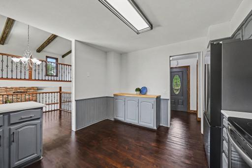 1950 Timber Wolf Trail N, Eagan, MN 55122