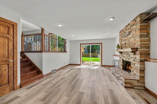 1950 Timber Wolf Trail N, Eagan, MN 55122