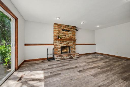 1950 Timber Wolf Trail N, Eagan, MN 55122