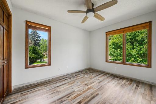 1950 Timber Wolf Trail N, Eagan, MN 55122