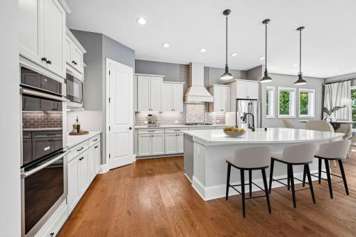 20-web-or-mls-Wild_Flower_Trail-S0707-014 virtually staged (2).jpg