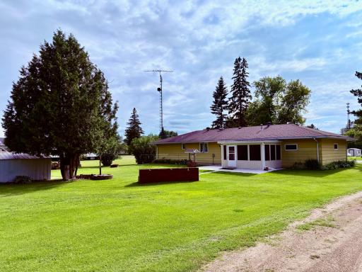 Nice back yard- RV hook up too!