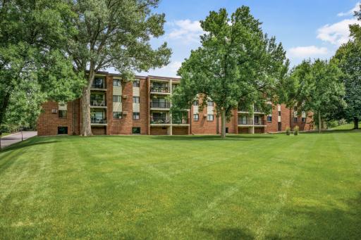 4 Pine Tree Drive, 321, Saint Paul, MN 55112