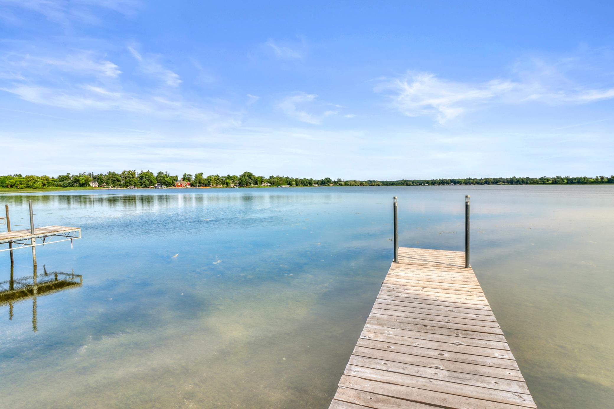 Exterior_lake1_4.JPG