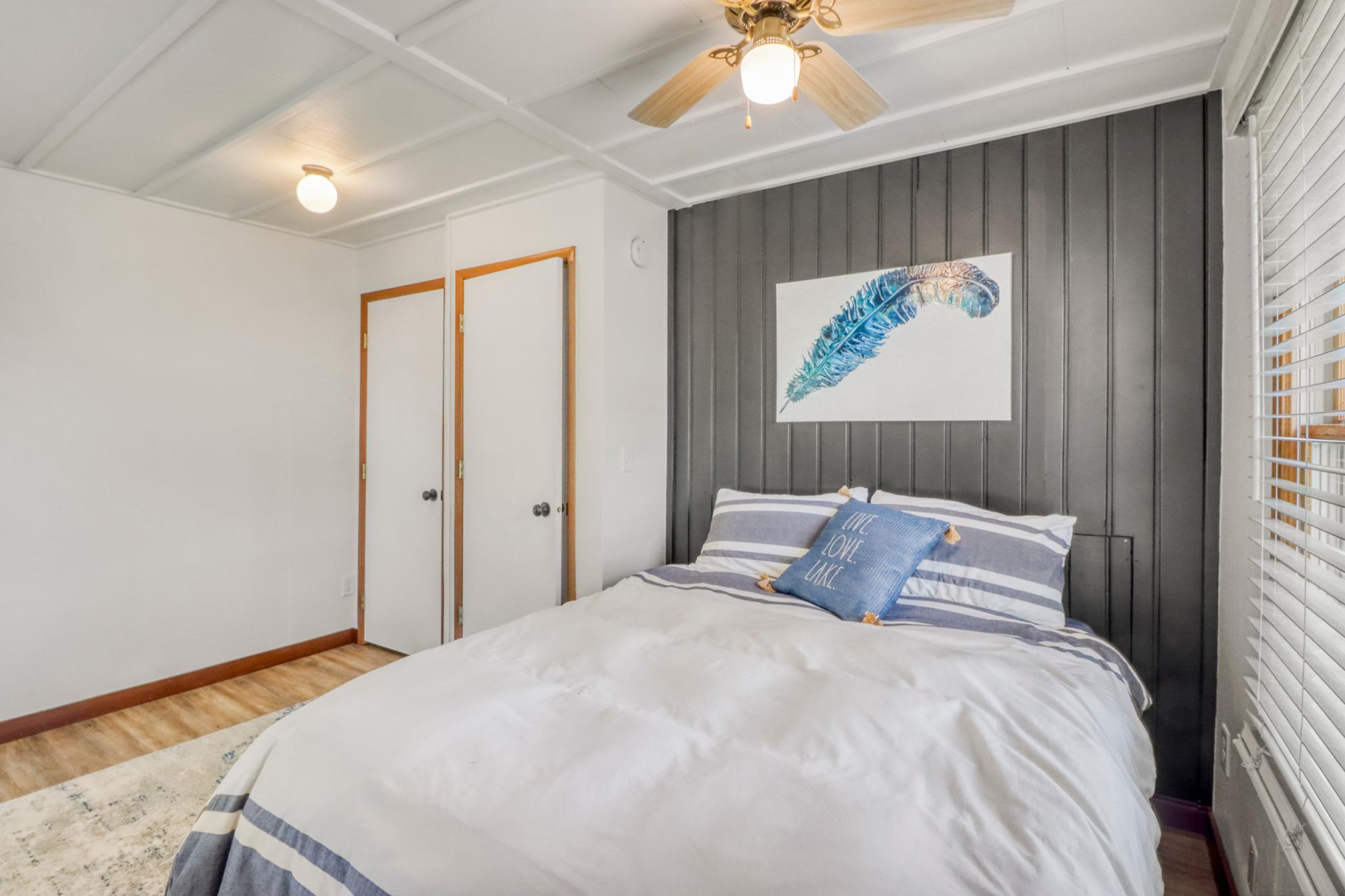 18Bedroom1_2.JPG