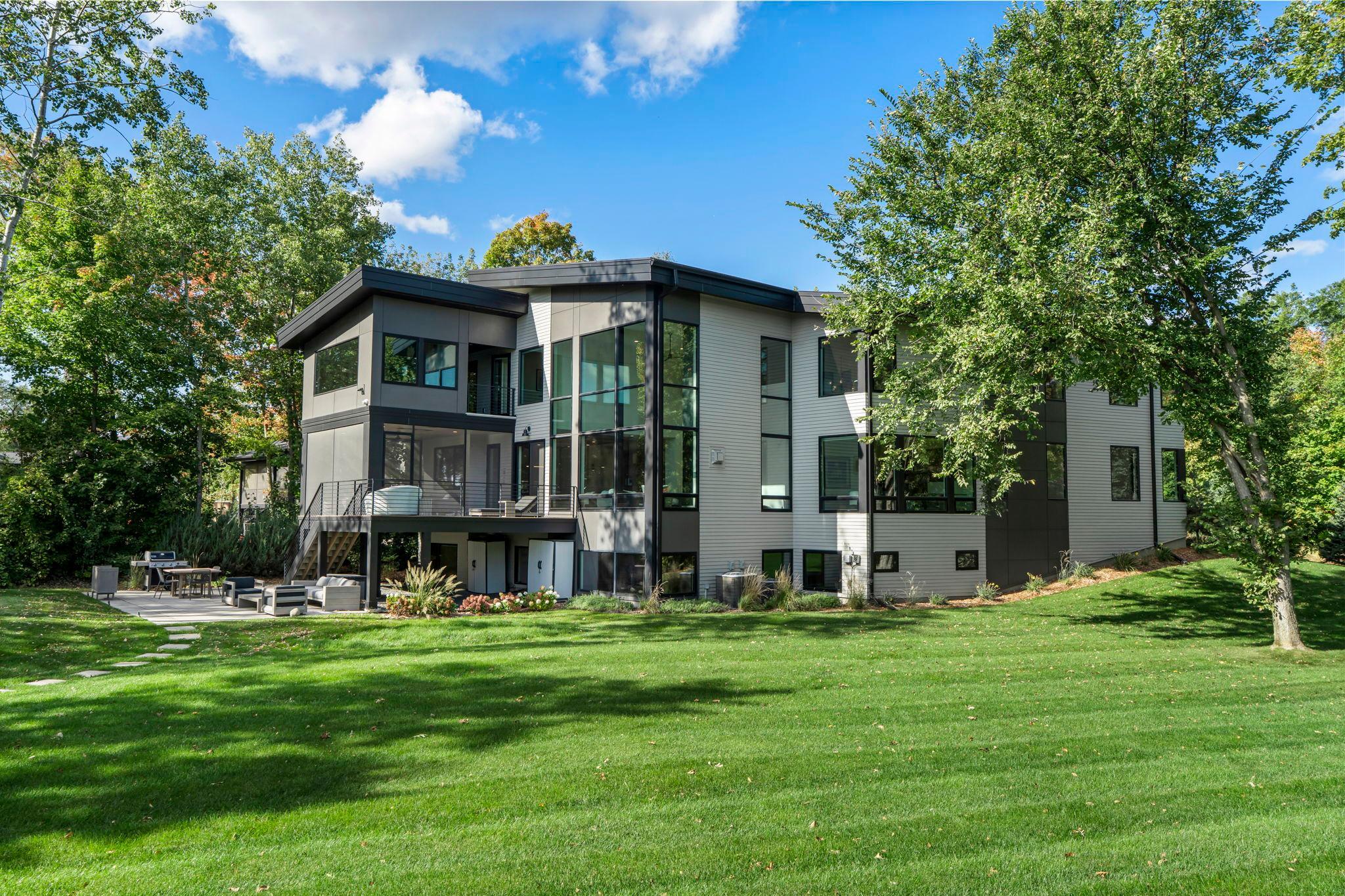 Tucked away in an ultra-private neighborhood, The Peninsula of Lake O'Dowd home features a modern design infused with warmth and comfort throughout. Truly incredible, must see home!