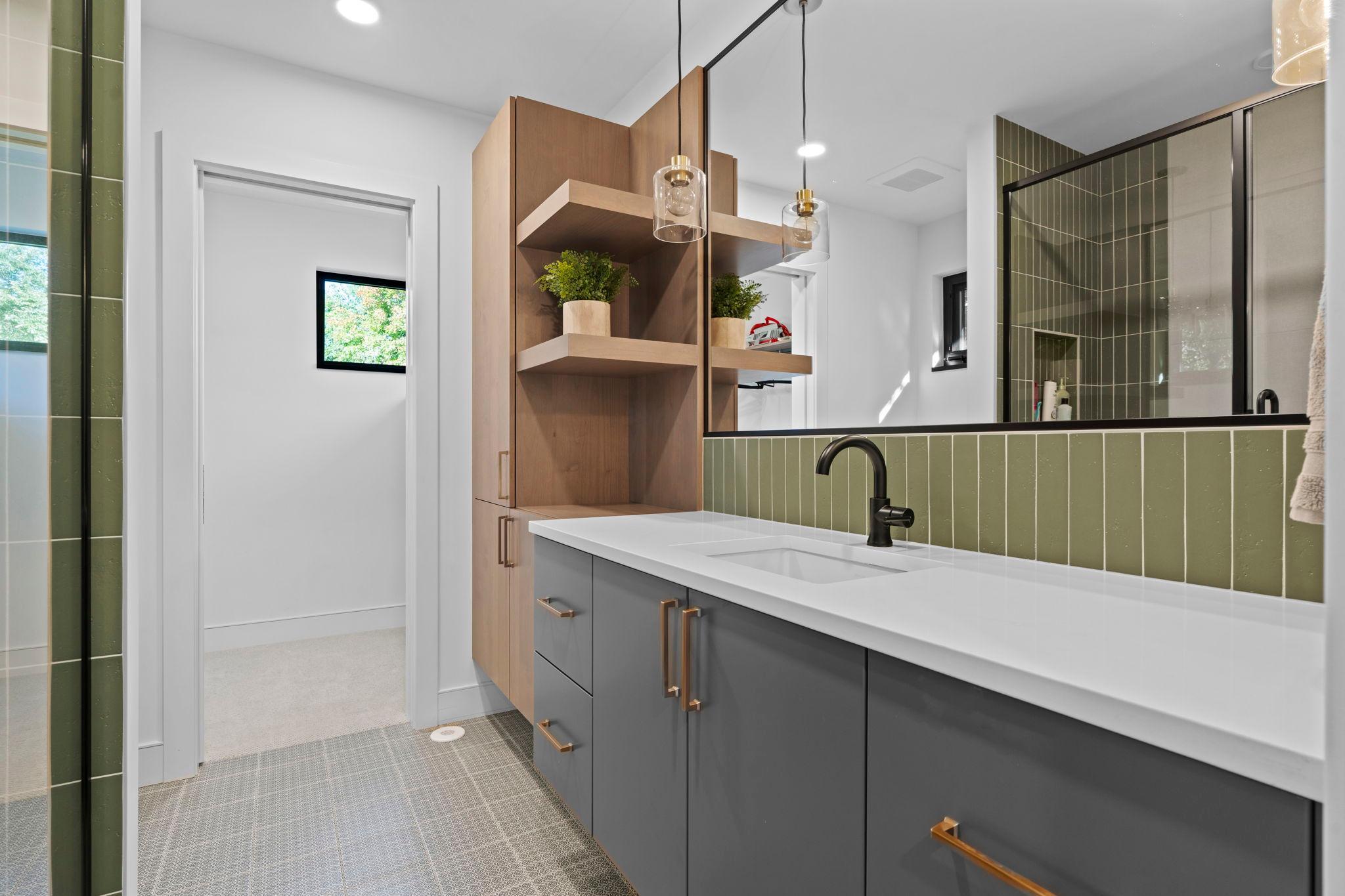 Private bathroom in the guest room