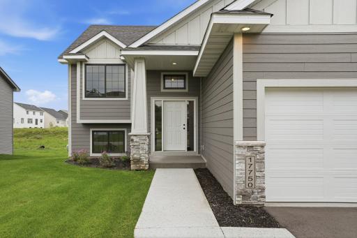 17750 Empire Trail, Lakeville, MN 55044