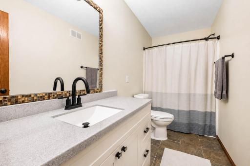 117 Pinehurst Drive, Mankato, MN 56001