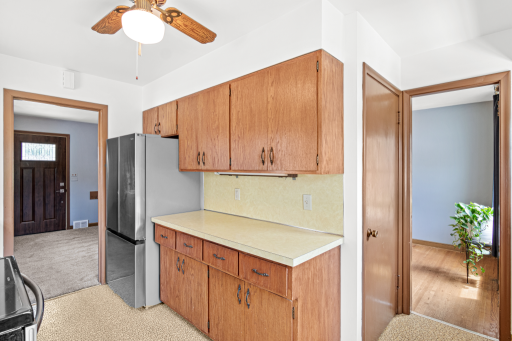 1692 Iowa Avenue E, Saint Paul, MN 55106