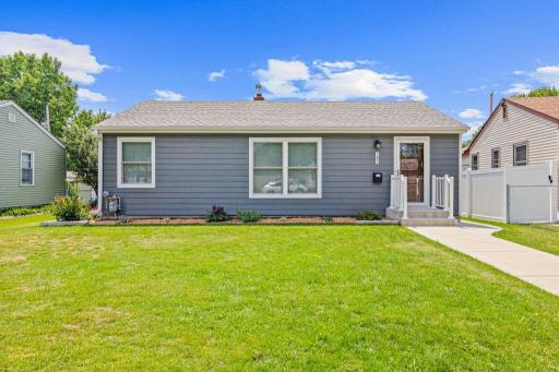 1692 Iowa Avenue E, Saint Paul, MN 55106