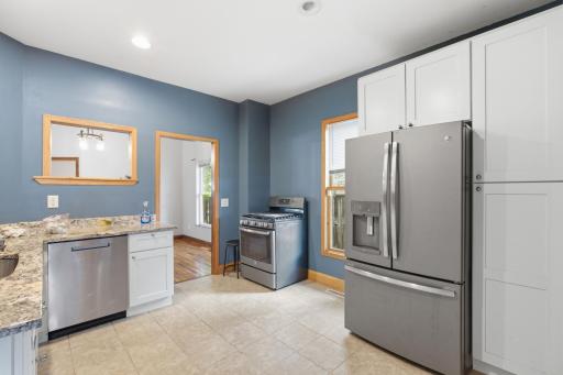 1472 Concordia Avenue, Saint Paul, MN 55104