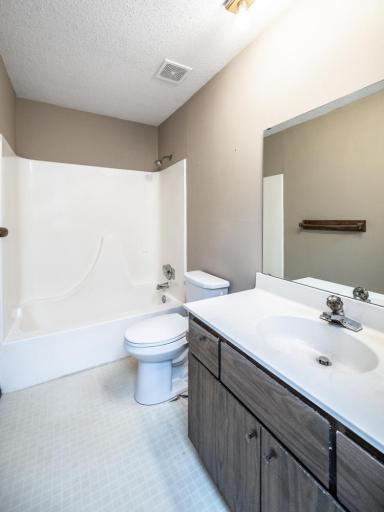 018-028-Bathroom-750x1000.jpg