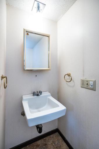 014-011-Half Bathroom-666x1000.jpg