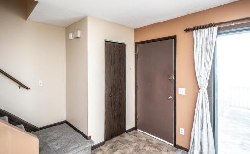 007-022-Entryway-1500x926.jpg