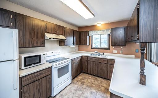 012-004-Kitchen-1500x936.jpg