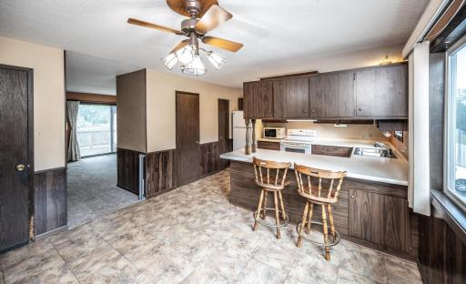 011-010-Dining RoomKitchen-1500x916.jpg