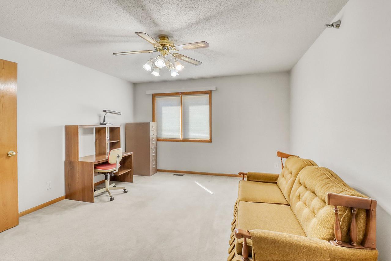 Bedroom 2 w/ ceiling fan