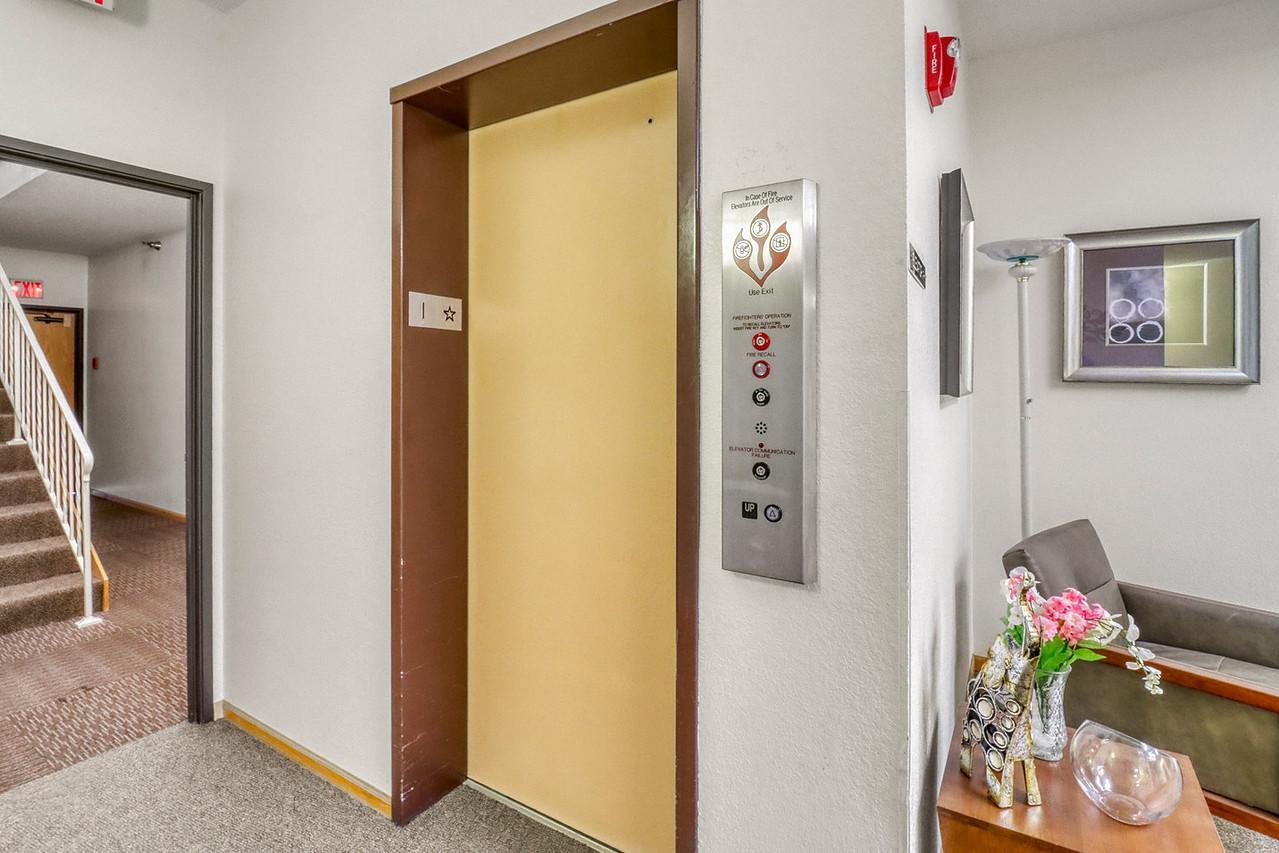 Elevator1_1-1280.JPG