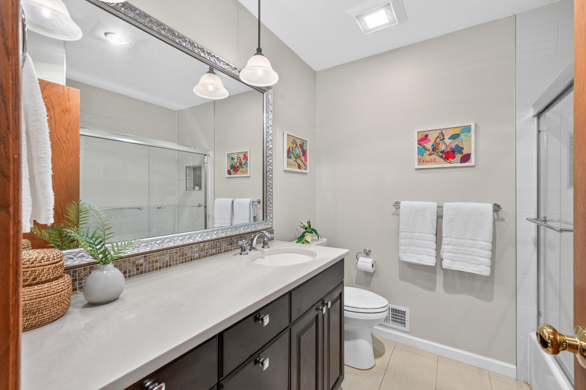 Beautifully updated full bath