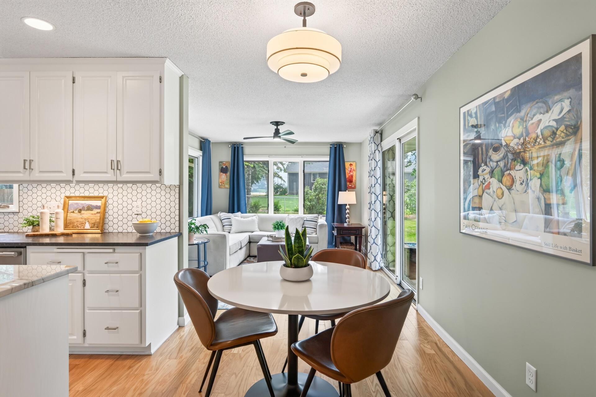Eat in kitchen area