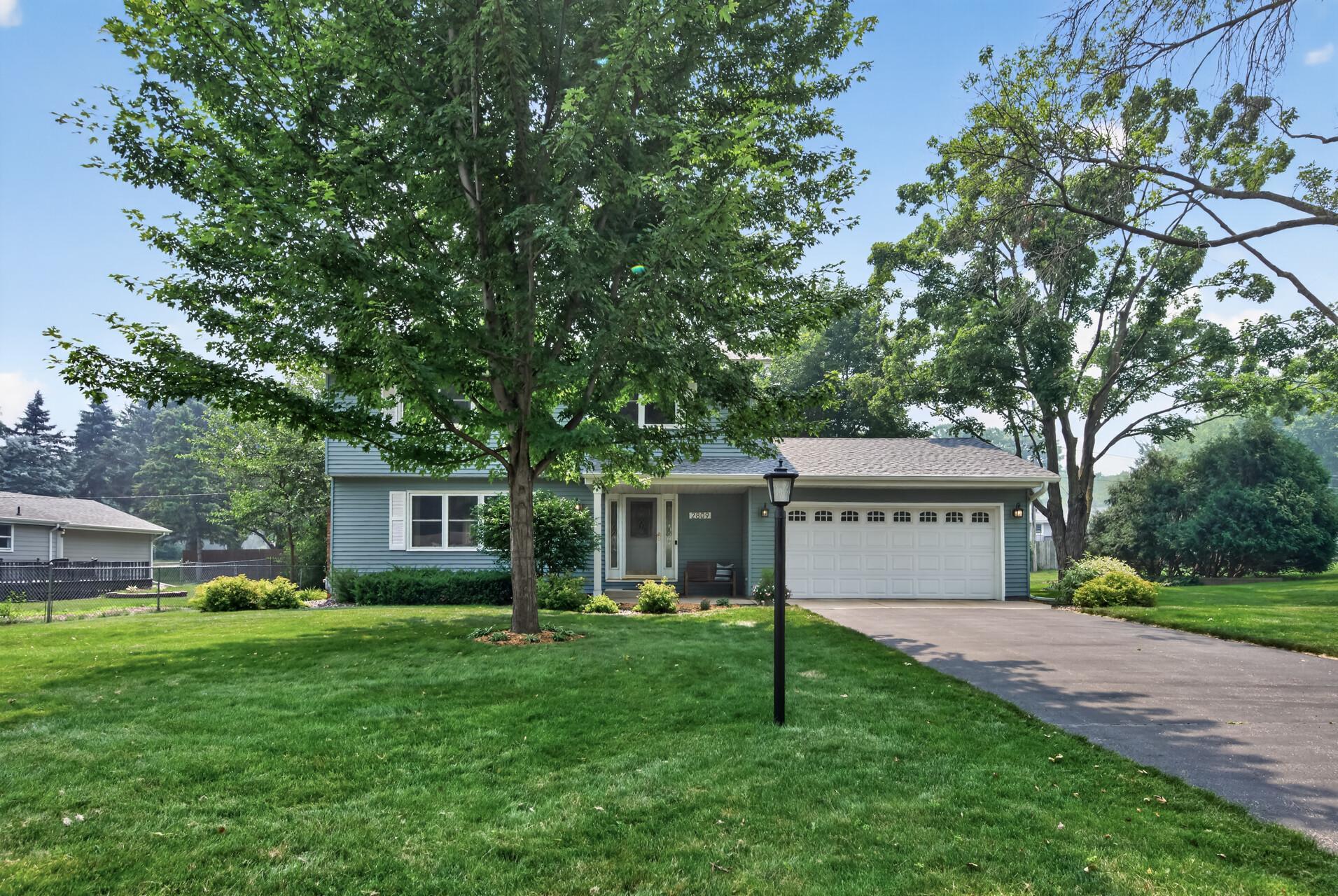 Welcome Home! Imagine pulling into your driveway everyday at this move in ready home.