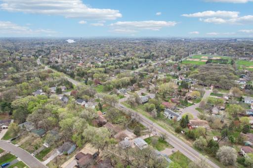 Convenient location to schools, parks, Elm Creek Park Reserve, the new Mississippi Crossing, and boat launch provides entertainment all summer long.