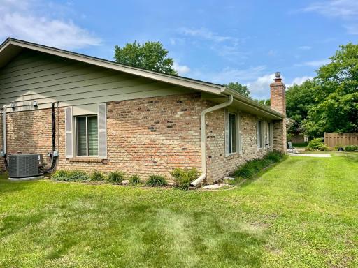 9809 Cimarron Trail, Minnetonka, MN 55305