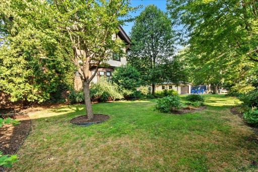 887 Ashland Avenue, Saint Paul, MN 55104