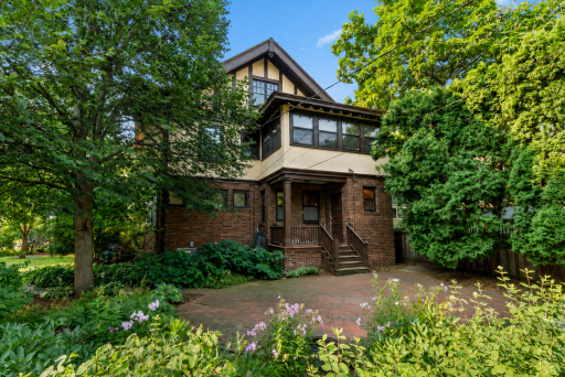 887 Ashland Avenue, Saint Paul, MN 55104