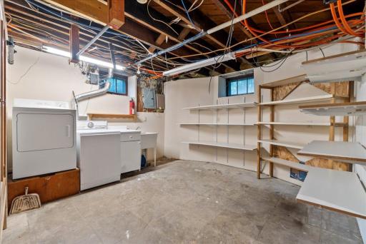 887 Ashland Avenue, Saint Paul, MN 55104