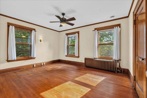 887 Ashland Avenue, Saint Paul, MN 55104