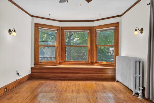 887 Ashland Avenue, Saint Paul, MN 55104
