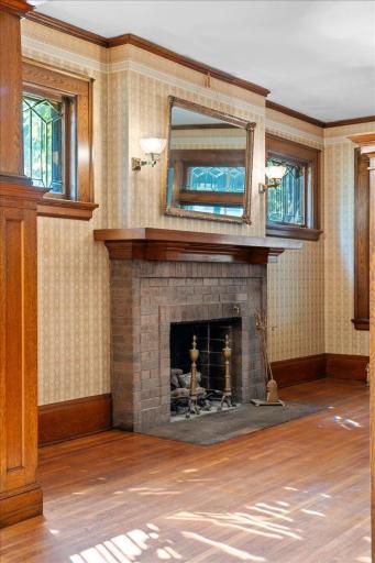 887 Ashland Avenue, Saint Paul, MN 55104